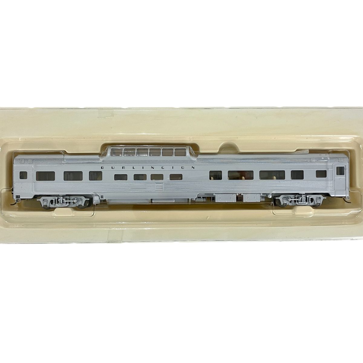 932-6487 Burlington Route 85 Budd Dome Coach Passenger Car 客車 鉄道模型 HO