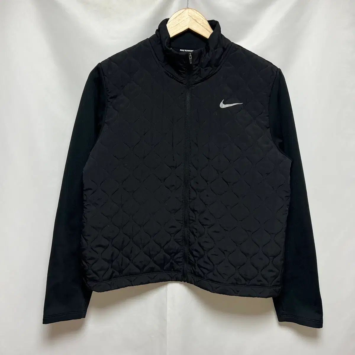 ナイキ　エアロレイヤー　ランニング　ジャケット　ブラック　L 正規品/ウィメンズL NIKE ナイキ エアロレイヤー 起毛 ランニング