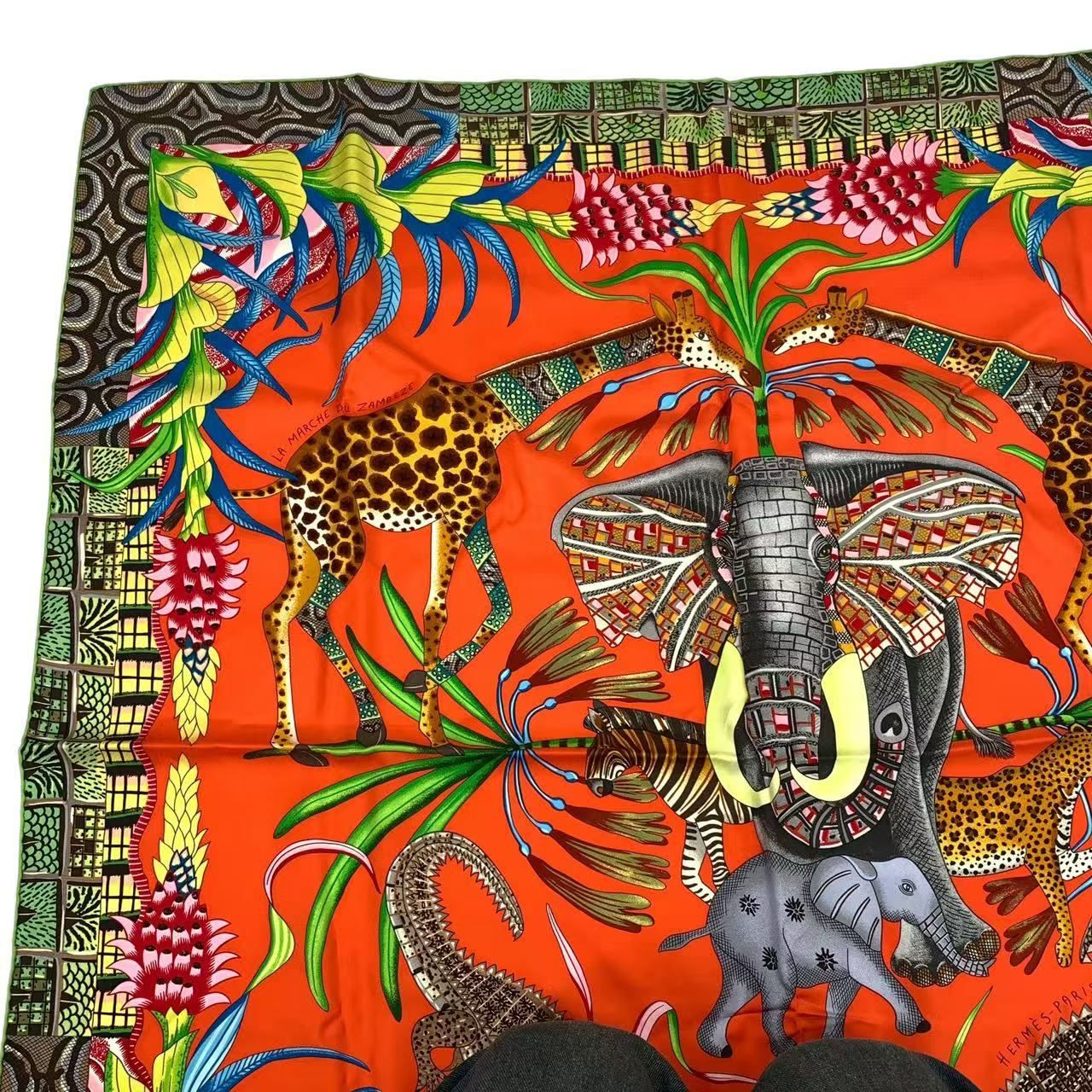 未使用品 HERMES エルメス スカーフ カレ90 LA MARCHE DU ZAMBEZE 