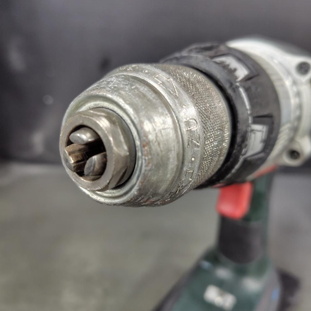 バッテリー振動ドライバードリル 本体＋ケース