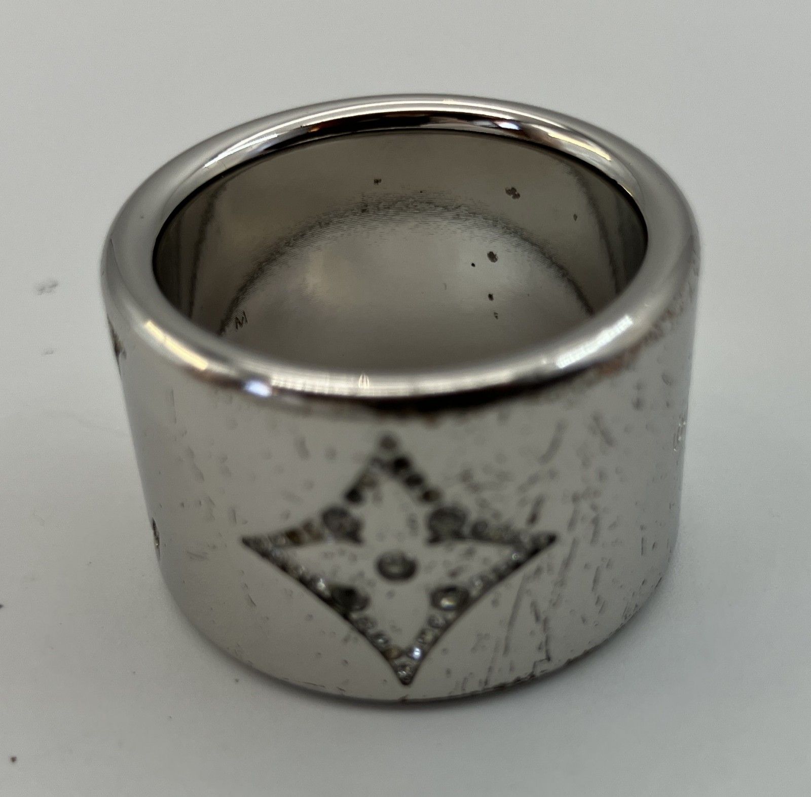 LOUIS VUITTON モノグラム M68250 サイズM 内径19.4mm (JP:19.5号 