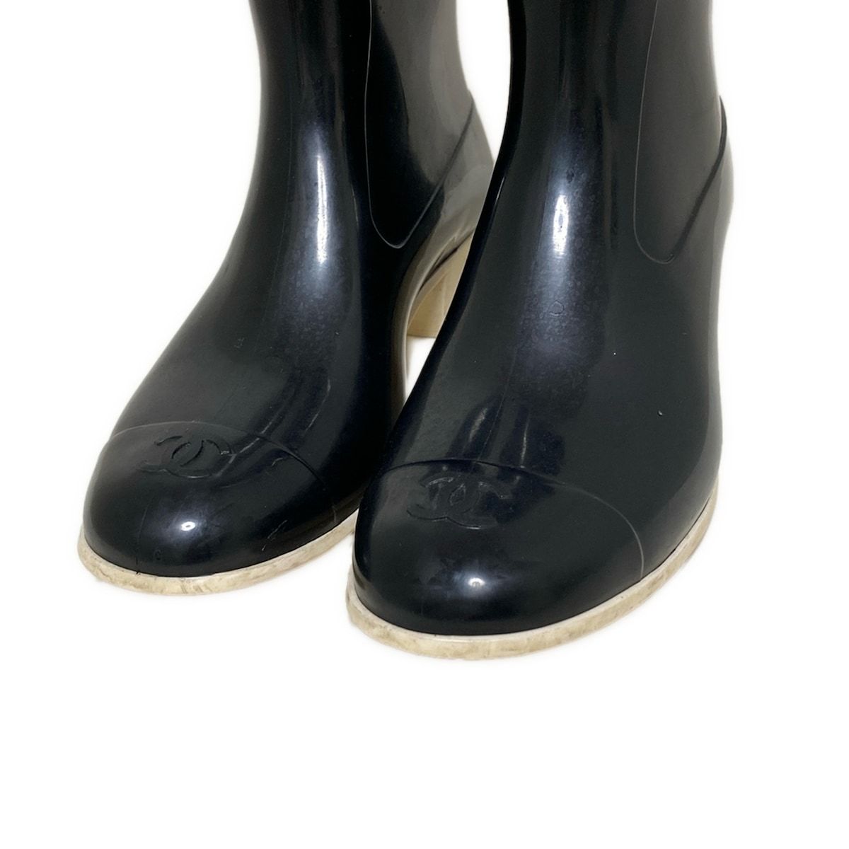 値下げ！CHANEL シャネル レインブーツ ココマーク カメリア 38 CHANEL(シャネル) レインブーツ 38 レディース - 黒×アイボリー