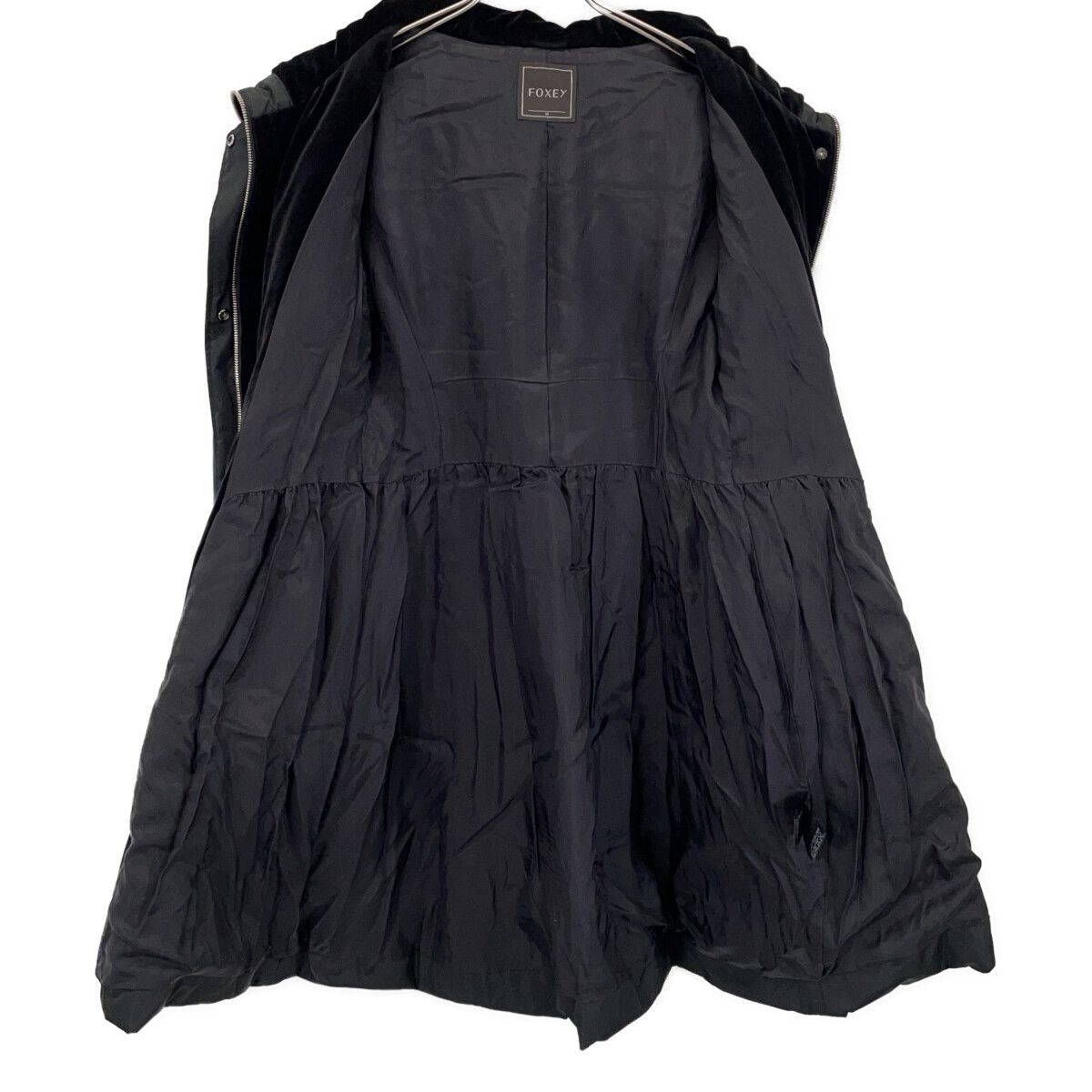 美品 FOXEY 40表記 クッション ベロア ダウン コート ショールカラー 美品 FOXEY 40表記 クッション ベロア ダウン コート ショールカラー