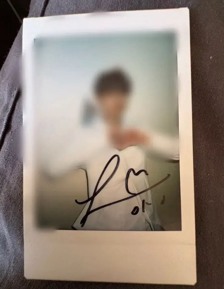 ドヨン サイン入りアルバム Amazon.co.jp: treasure ドヨン サイン : 文房具・オフィス用品