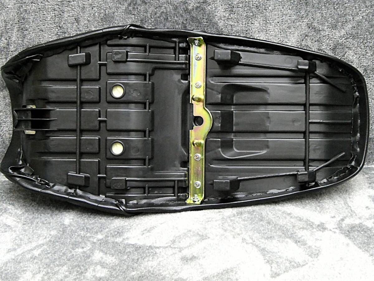 バリオス2 黒皮 タックロールシート /ブラックBLACK黒 後期ZR250B バリオス2 黒皮 タックロールシート /ブラックBLACK黒 後期ZR250B