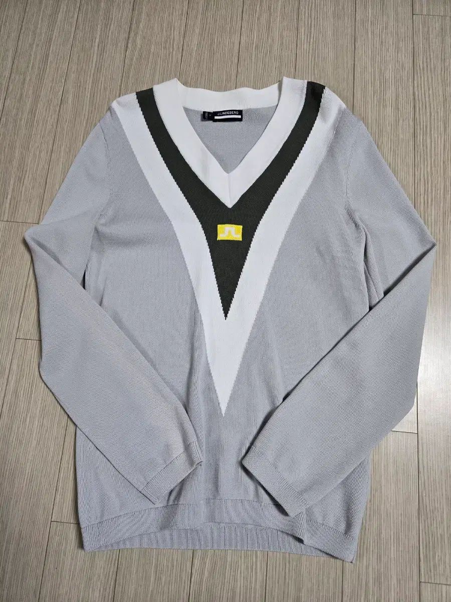 J LINDEBERG Vネック ニット セーター (S 95可能) - メルカリ