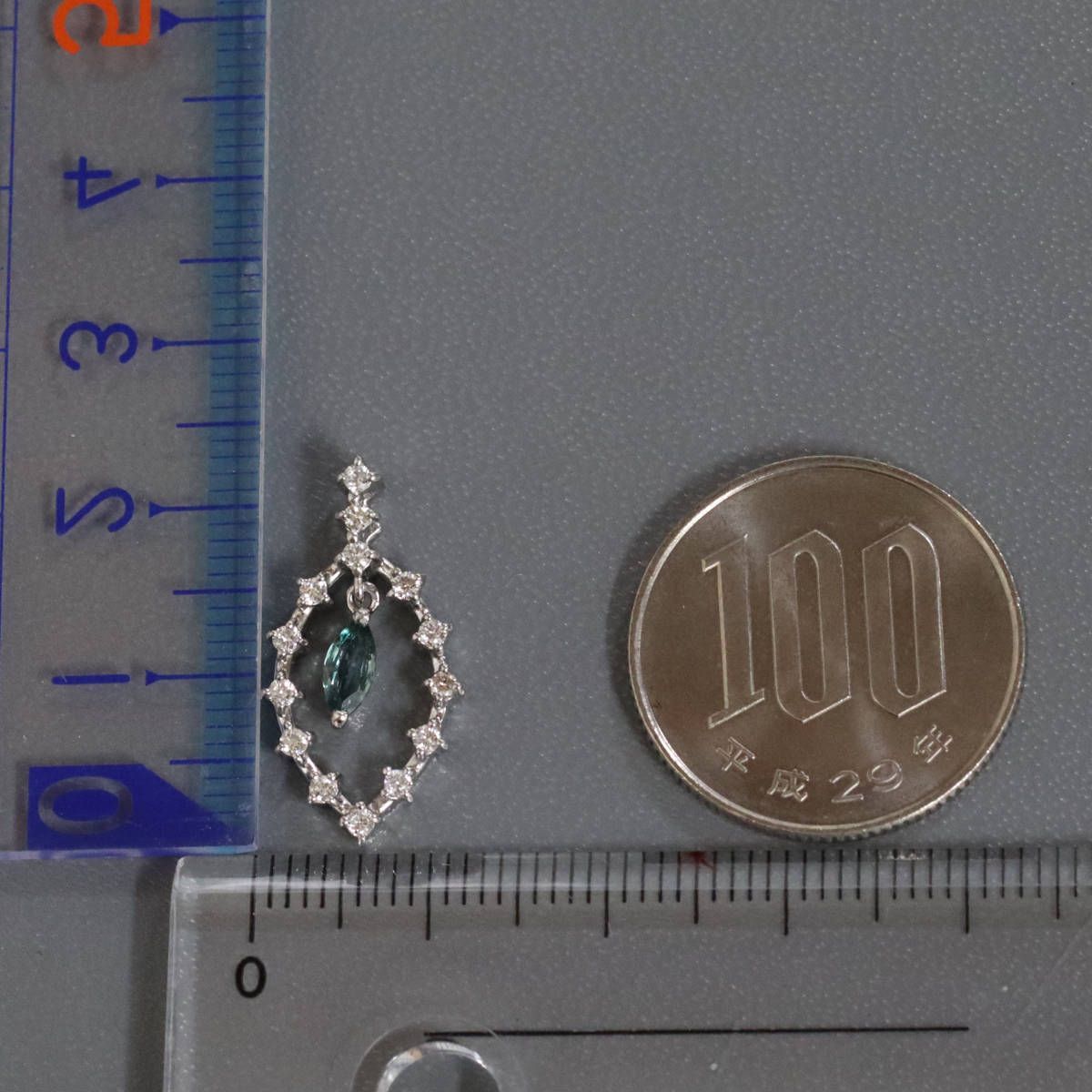 Pt900アレキサンドライトダイヤモンドペンダントトップ A0.19 D0.23