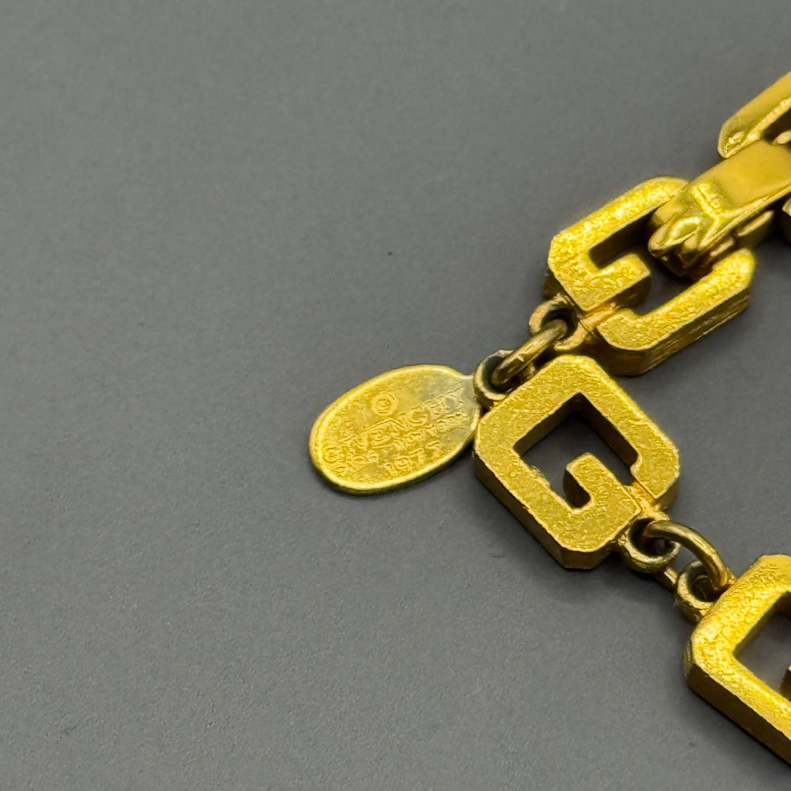 美品 ジバンシー ロング ネックレス Gロゴ ゴールド 金 ヴィンテージ