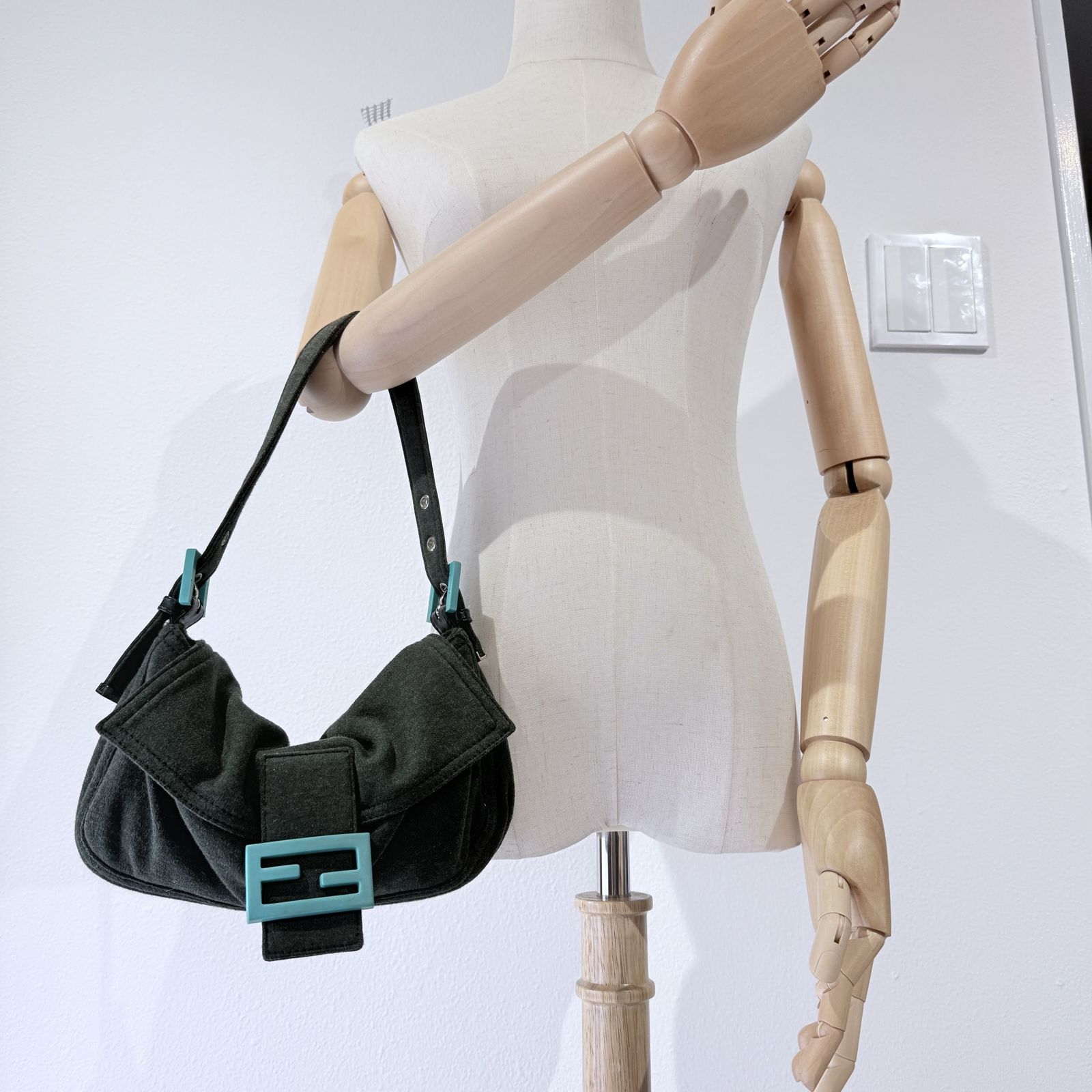 FENDI（フェンディ） マンマバケット ワンショルダーバッグ