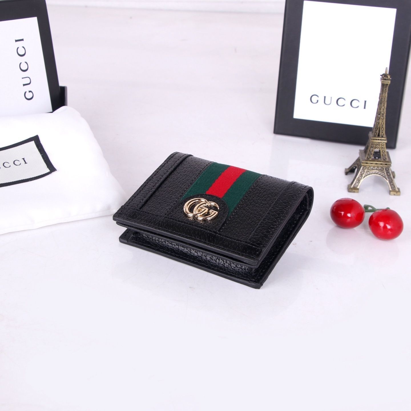 最終値下げ！ 期間限定☆ GUCCI グッチ 折り財布 小銭入れ - メルカリ