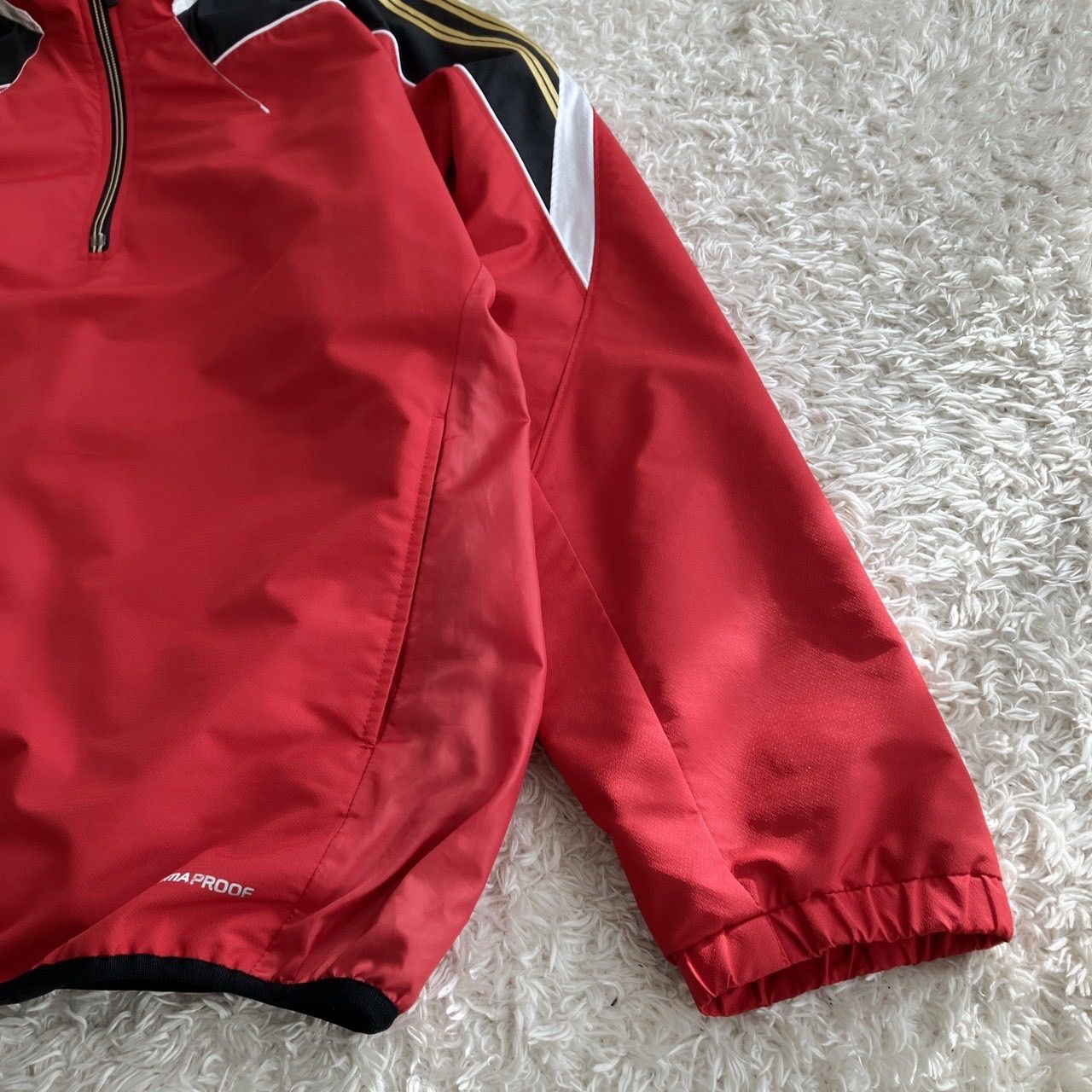 が*る様 アディダスプロフェッショナル ウインドブレーカーセットアップ 赤・白・ adidas アディダスプロフェッショナル ウインドブレーカー Vジャン