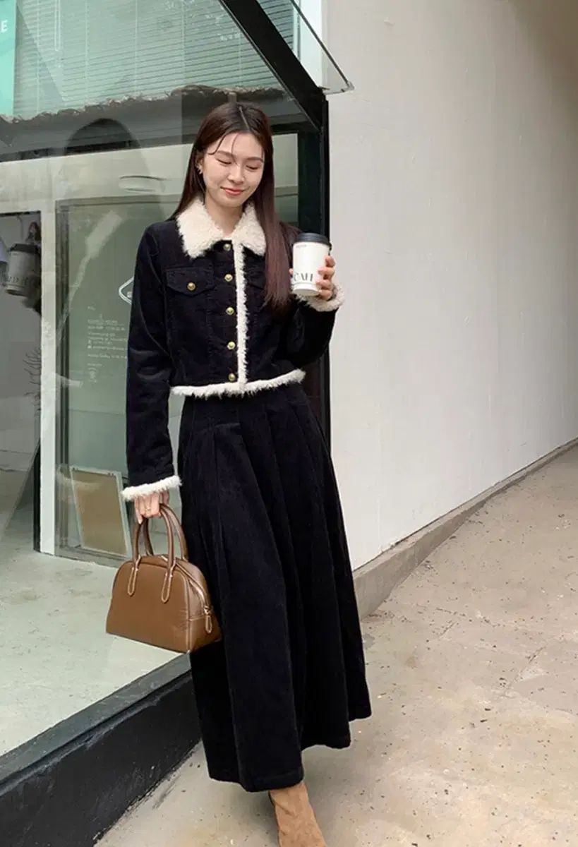 コーデュロイ ブラック ファー ジャケット & スカート セット - メルカリ