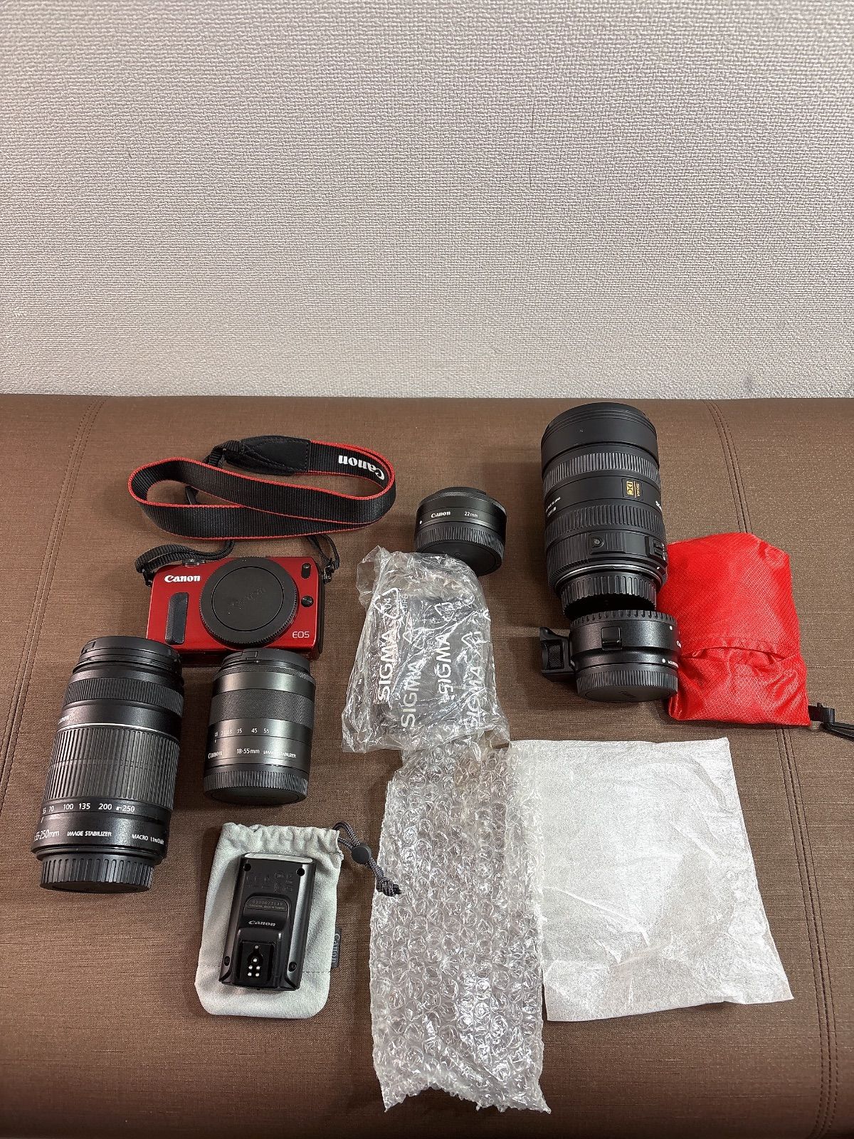 Canon EOS M ダブルレンズキット ミラーレス一眼 レッド 付属品多数