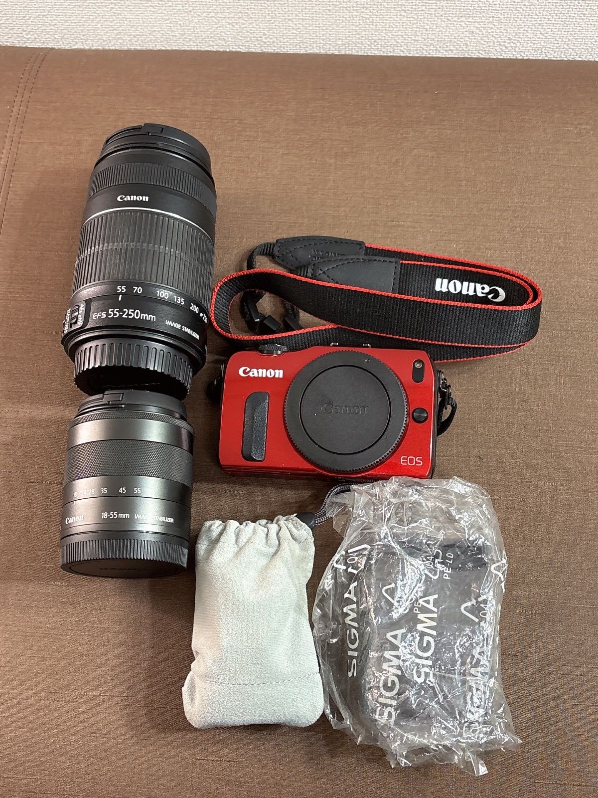Canon EOS M ダブルレンズキット ミラーレス一眼 レッド 付属品多数