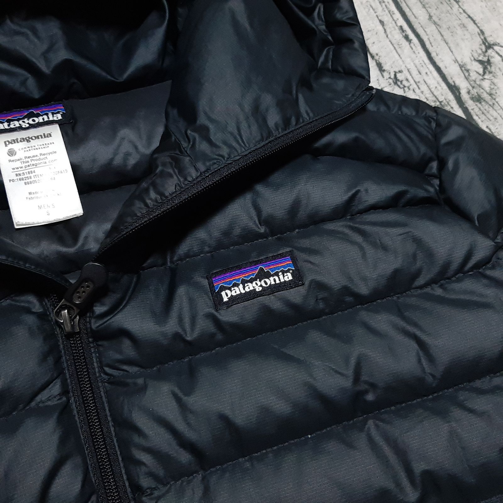 FA13 パタゴニア ダウンセーター M 黒 フルジップ 2013年 FA13 パタゴニア ダウンセーター M 黒 フルジップ 2013年 - メルカリ