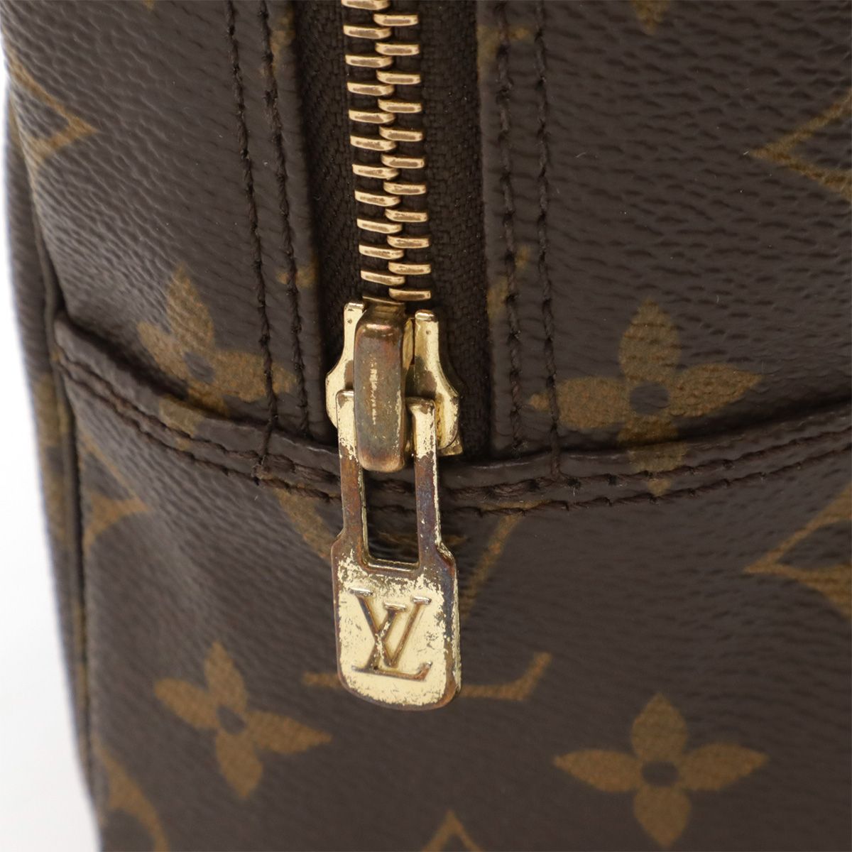 LOUIS VUITTON ルイ ヴィトン モノグラム トゥルース トワレット28