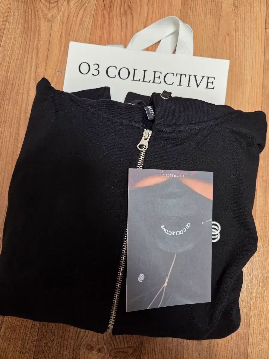 イ ジュノ LEE JUNHO o 3 cltv フーディジップアップ Mサイズ トレカなし