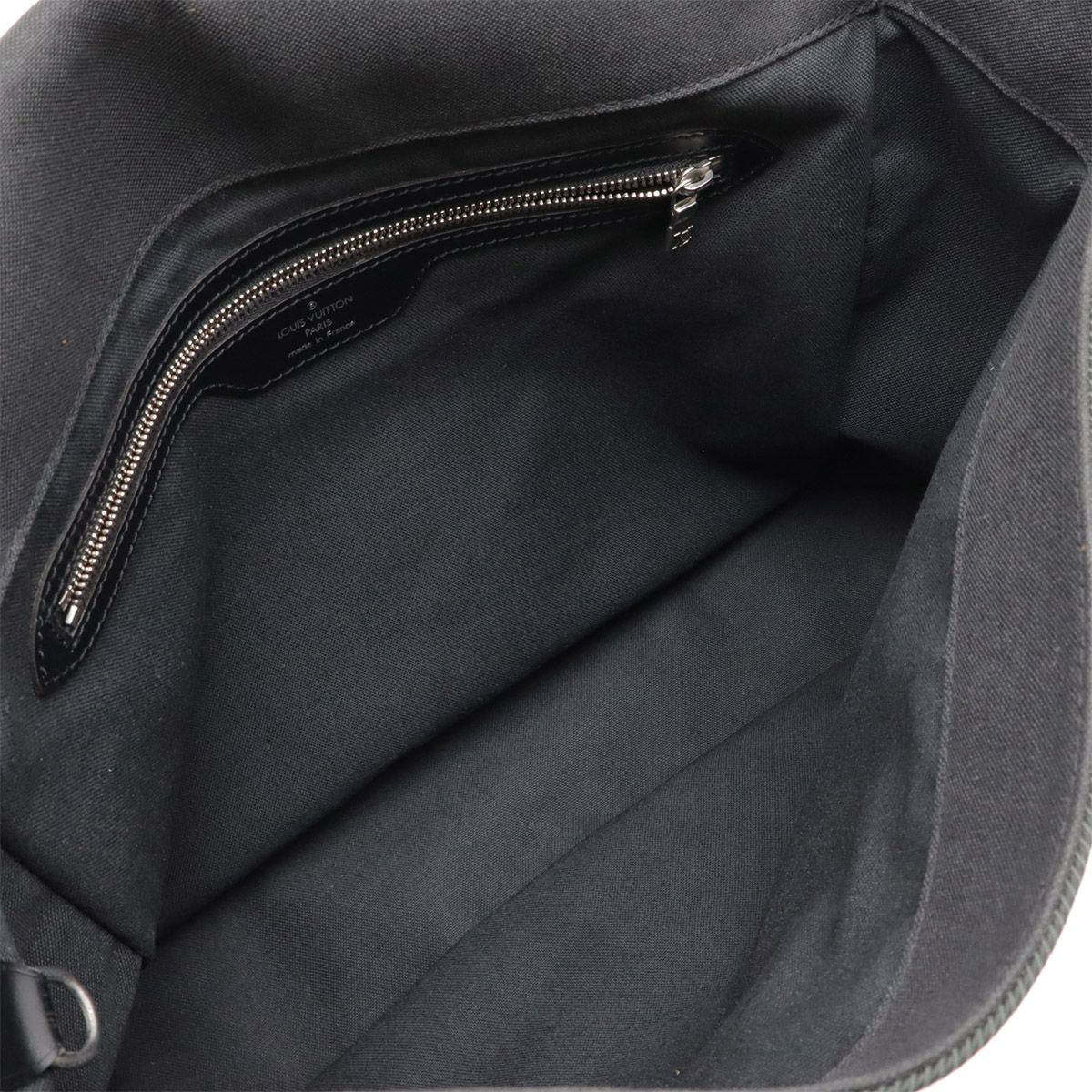 LOUIS VUITTON ルイ ヴィトン タイガ ヴィクトール ショルダーバッグ