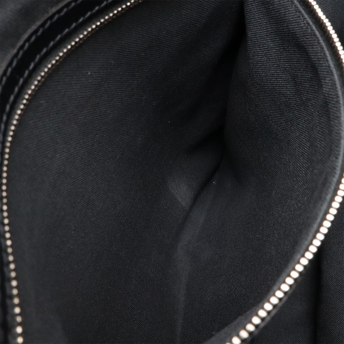 LOUIS VUITTON ルイ ヴィトン タイガ ヴィクトール ショルダーバッグ