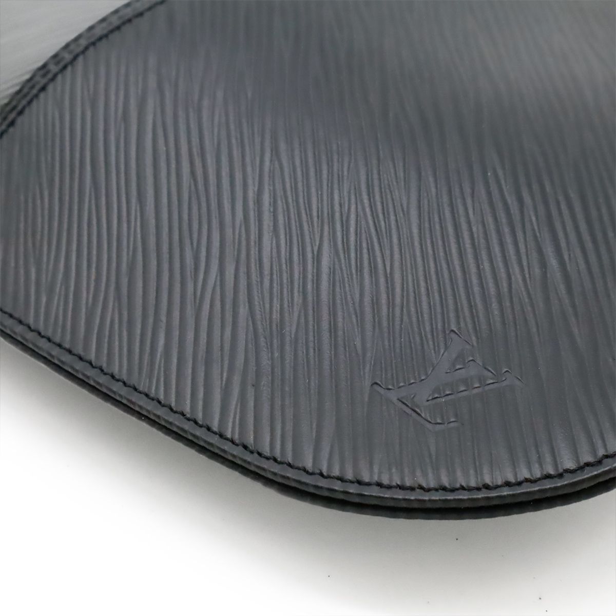 LOUIS VUITTON ルイ ヴィトン エピ ポシェット ドゥミ リュンヌ