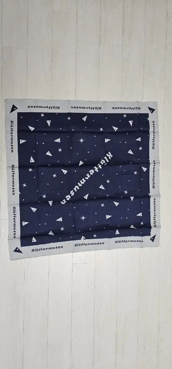 クレッタルムーセン スカーフ 白 靴下 M|L