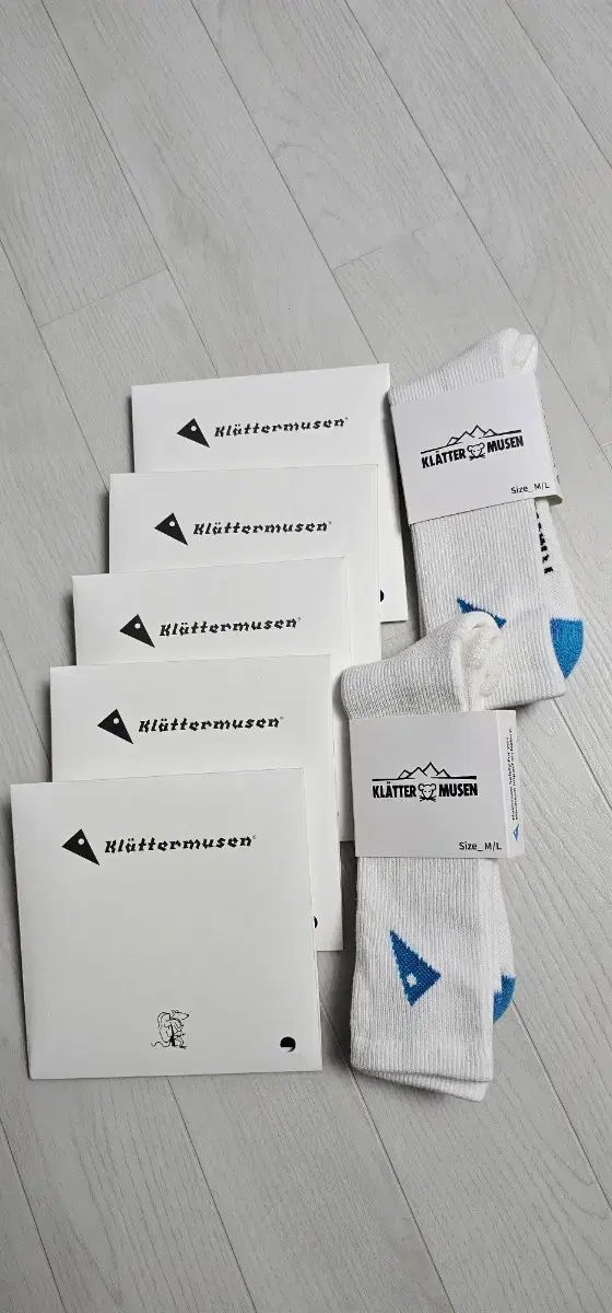 クレッタルムーセン スカーフ 白 靴下 M L