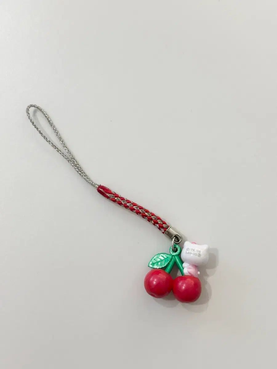 激レア　キティ　ストラップ　ビーズ　チェリー　KT　ストラップ　さくらんぼ レア ‼️サンリオ キティ ストラップ さくらんぼ チェリー キューブ