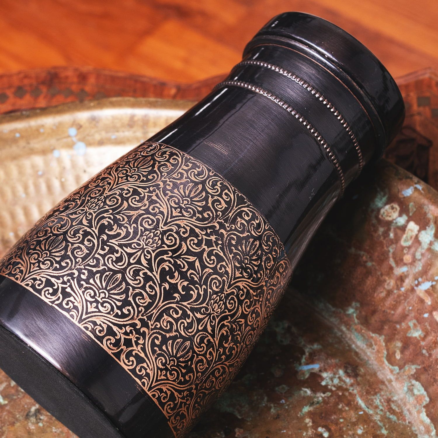 アーユルヴェーダ 高級銅製コップ付き水差し ダマスク柄が美しい