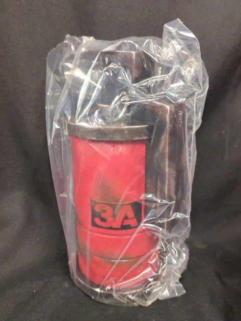 ThreeA WWR EVOL MARQUIS DE PLUME T-SHHIRT with GRENADE CONTAINER