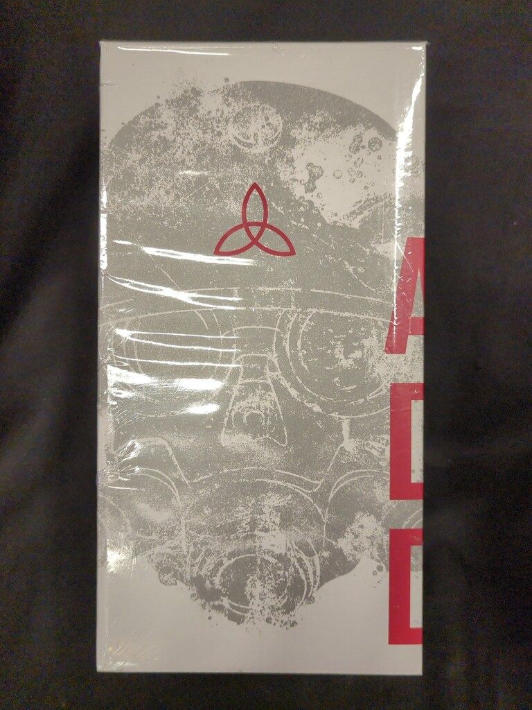 ThreeA WWR EVOL MARQUIS DE PLUME T-SHHIRT with GRENADE CONTAINER