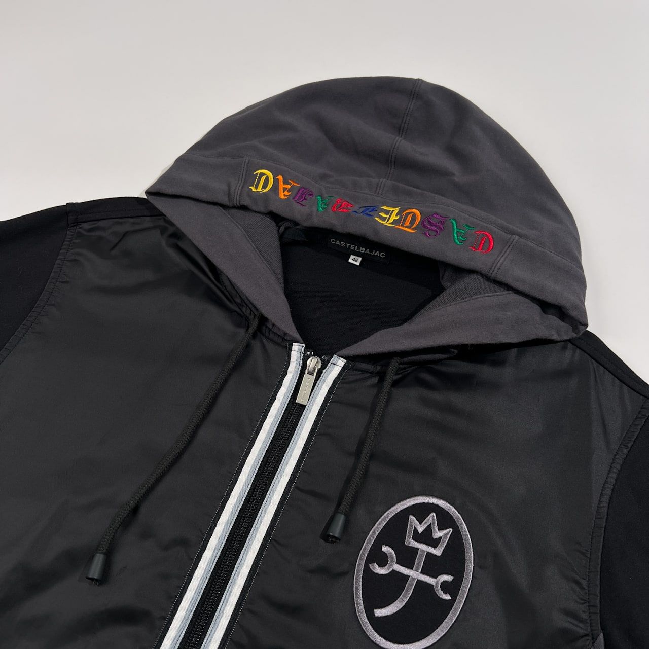 カステルバジャック スポーツ トラベルベア刺繍フードジャケット