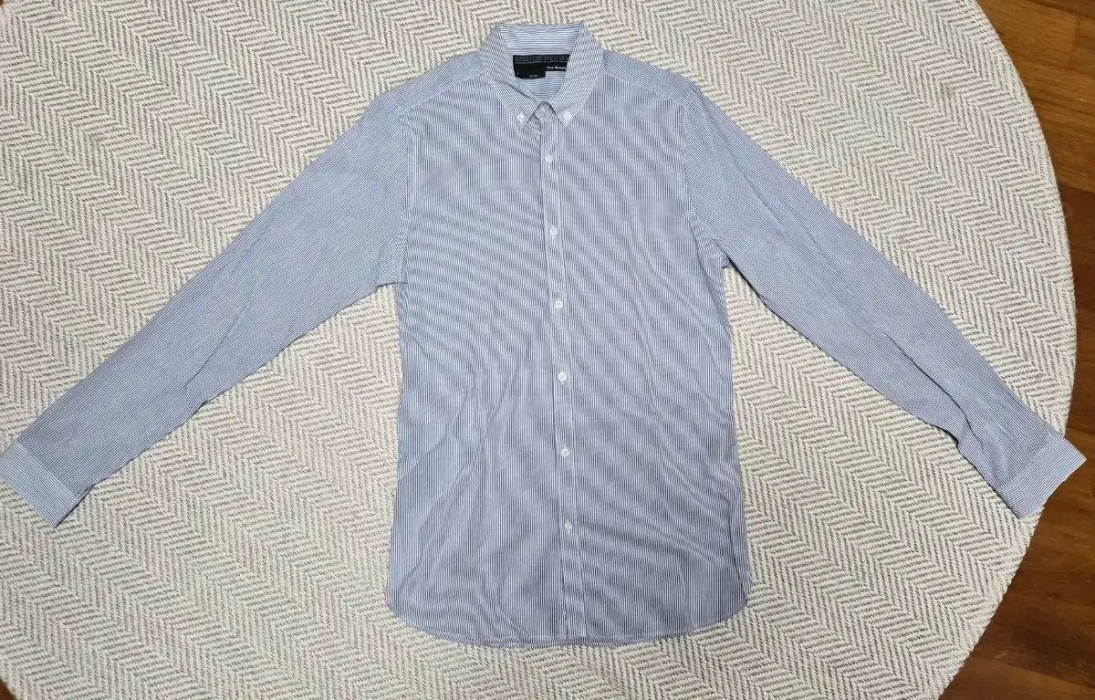 102 天珠 ・ dzibeads 最高 ・珍品・石 品名: 十字六眼天珠 9,2g