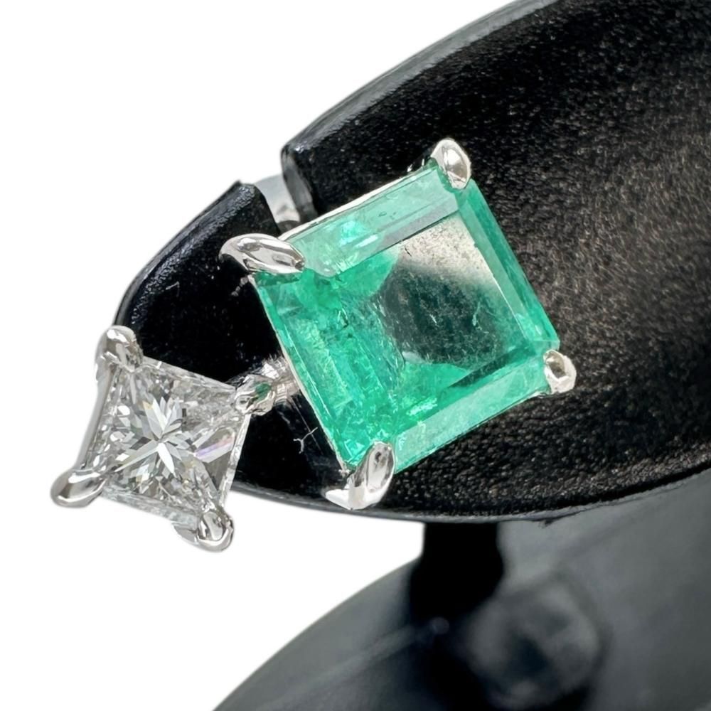 エメラルド 0.80/0.70ct ダイヤモンド 0.15/0.70ct ピアス Pt900
