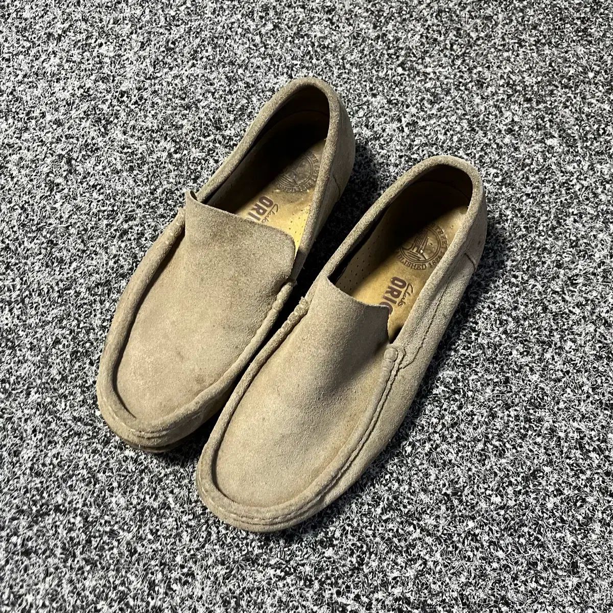 クラークスベージュ スエード ローファー 23センチ WallabeeLoafer / メンズ ワラビーローファー （メープルスエード