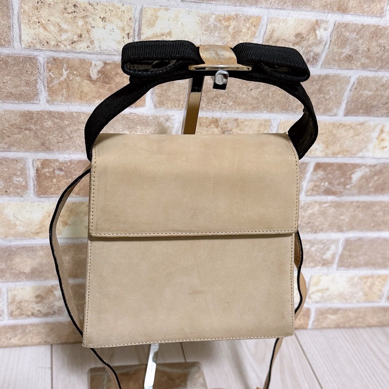 美品》Ferragamo(フェラガモ)2wayバッグ 【公式通販】 美品》Ferragamo(フェラガモ)2wayバッグ 【公式通販】