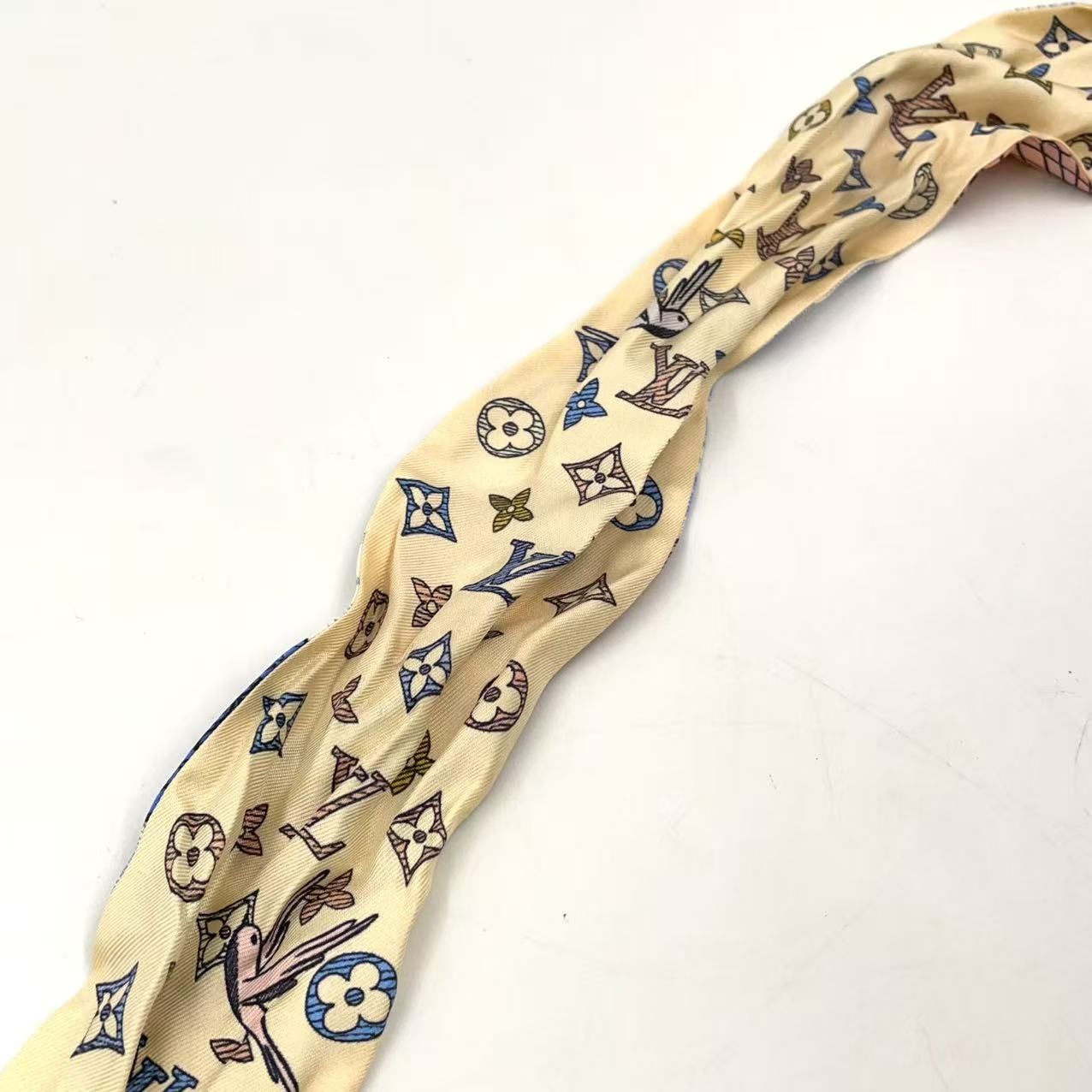 LOUIS VUITTON バンドーBB アルティメット シルク ベージュ×ホワイト