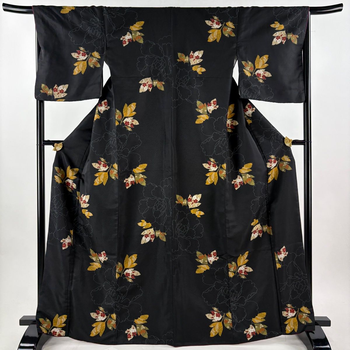 美品】 小紋 身丈168cm 裄丈67cm M 袷 洗える着物 牡丹 梅 黒 化繊