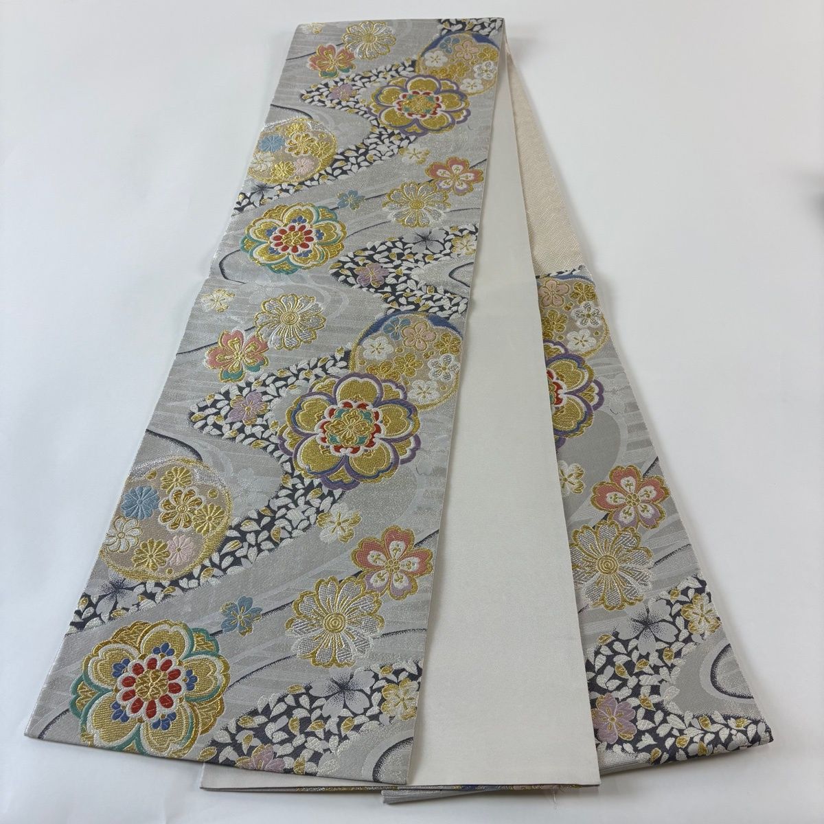 袋帯 秀品 振袖向き 桜 流水 金銀糸 箔 銀色 六通 正絹 【中古