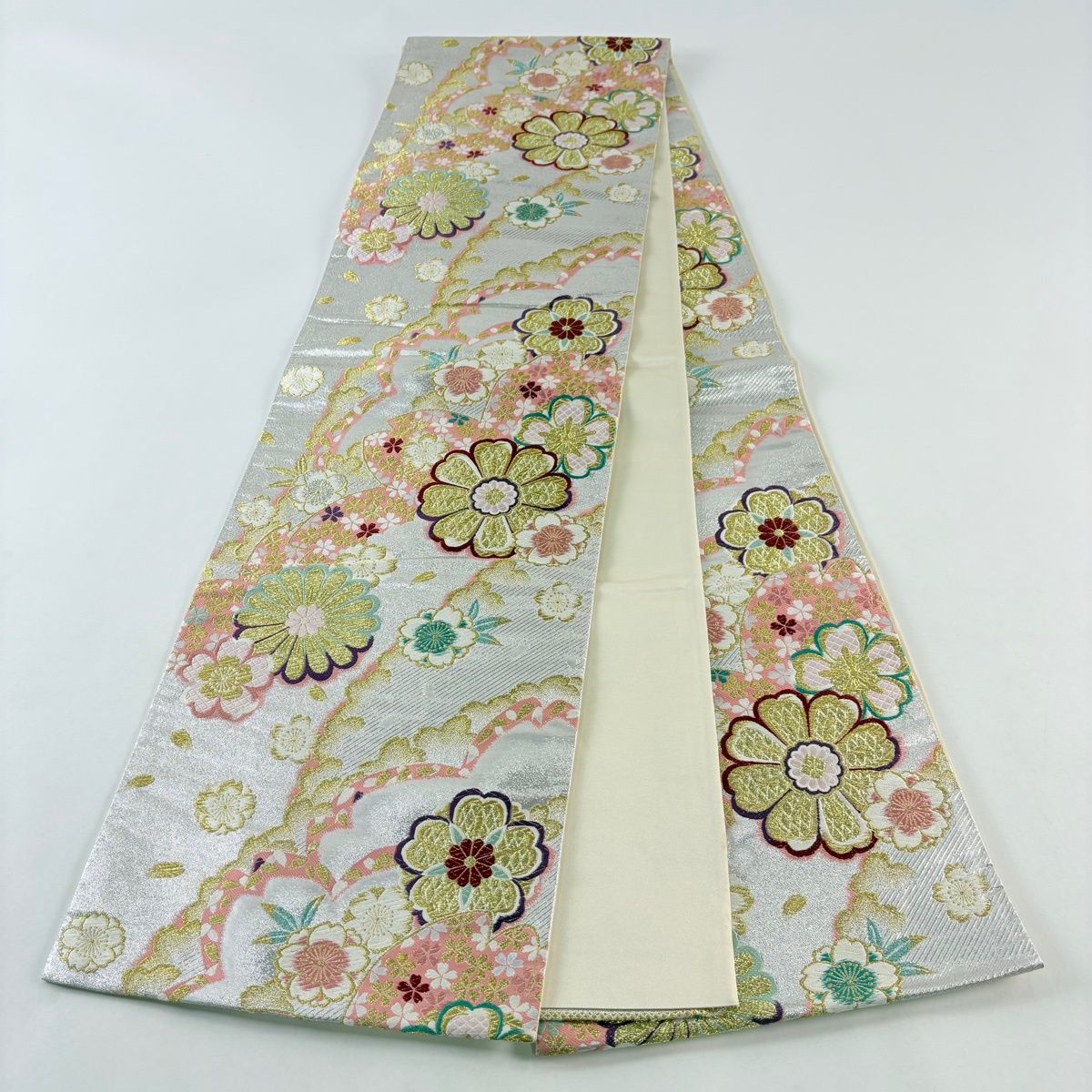 美品】 袋帯 秀品 振袖向き 紅遊 桜 菊 唐織 金糸 銀色 全通 正絹