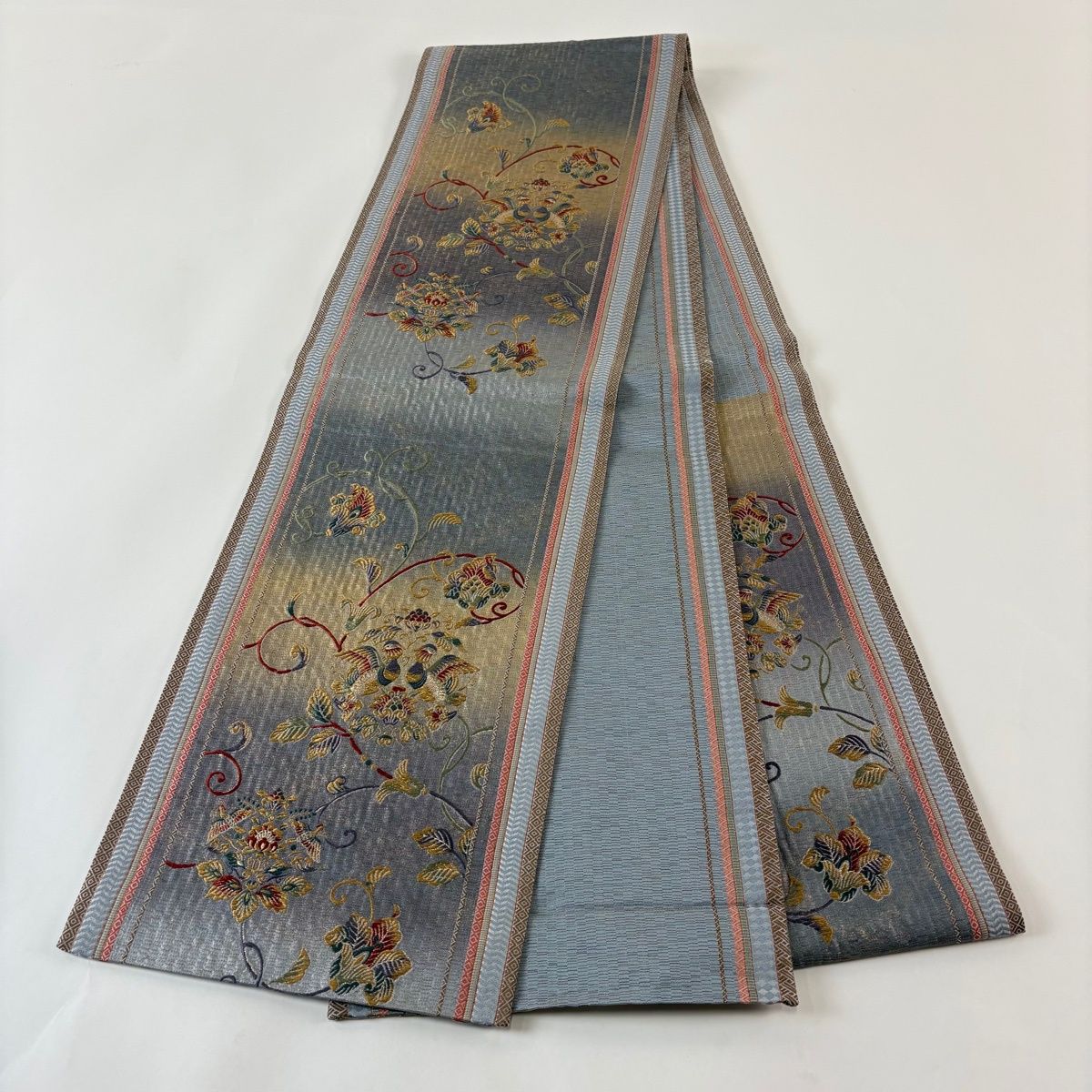 正絹　六通袋帯【花　鳥　紫】 袋帯 秀品 向かい鳥 花唐草 刺繍 箔 灰紫 六通 正絹 【中古】 - メルカリ