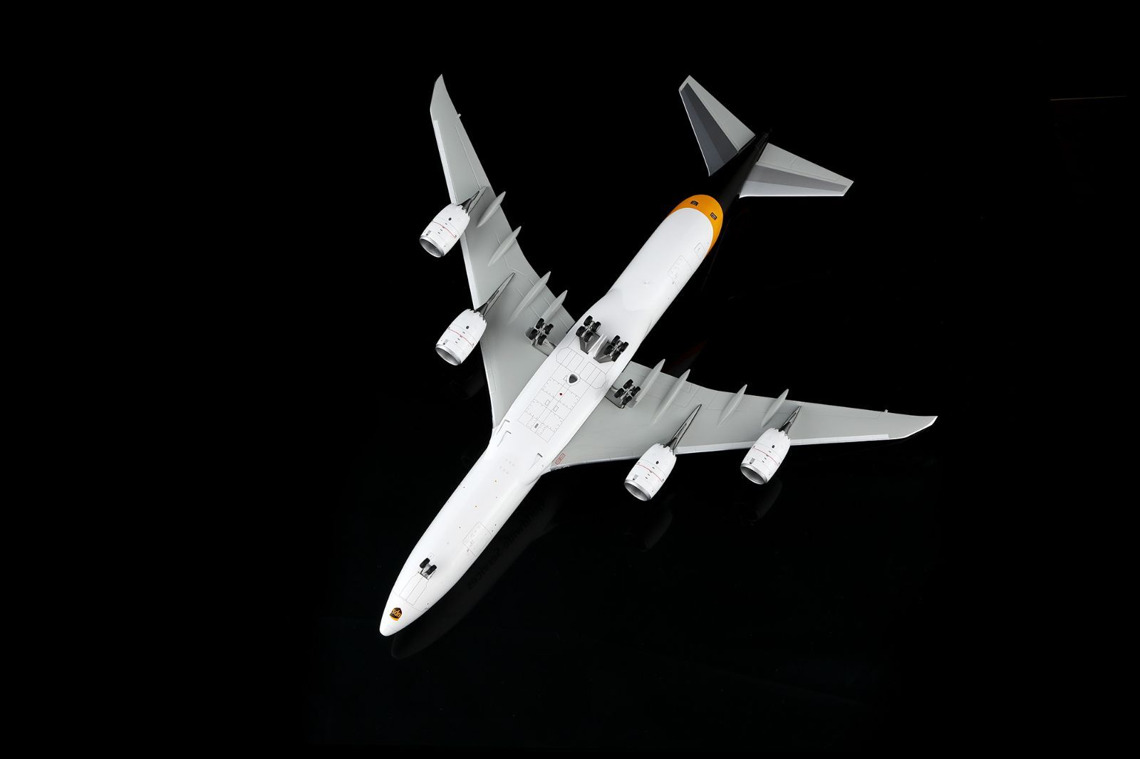 SQwings UPS 747-8F N605UP 1/200 L2187 - メルカリ