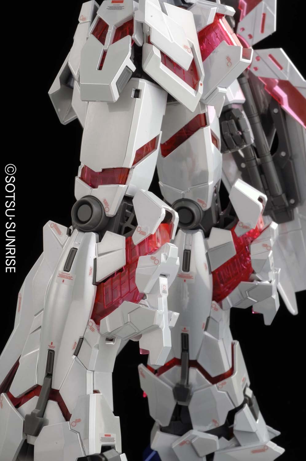 MG 1/100 RX-0 ユニコーンガンダムVer.Ka チタニウム・フィニッシュ