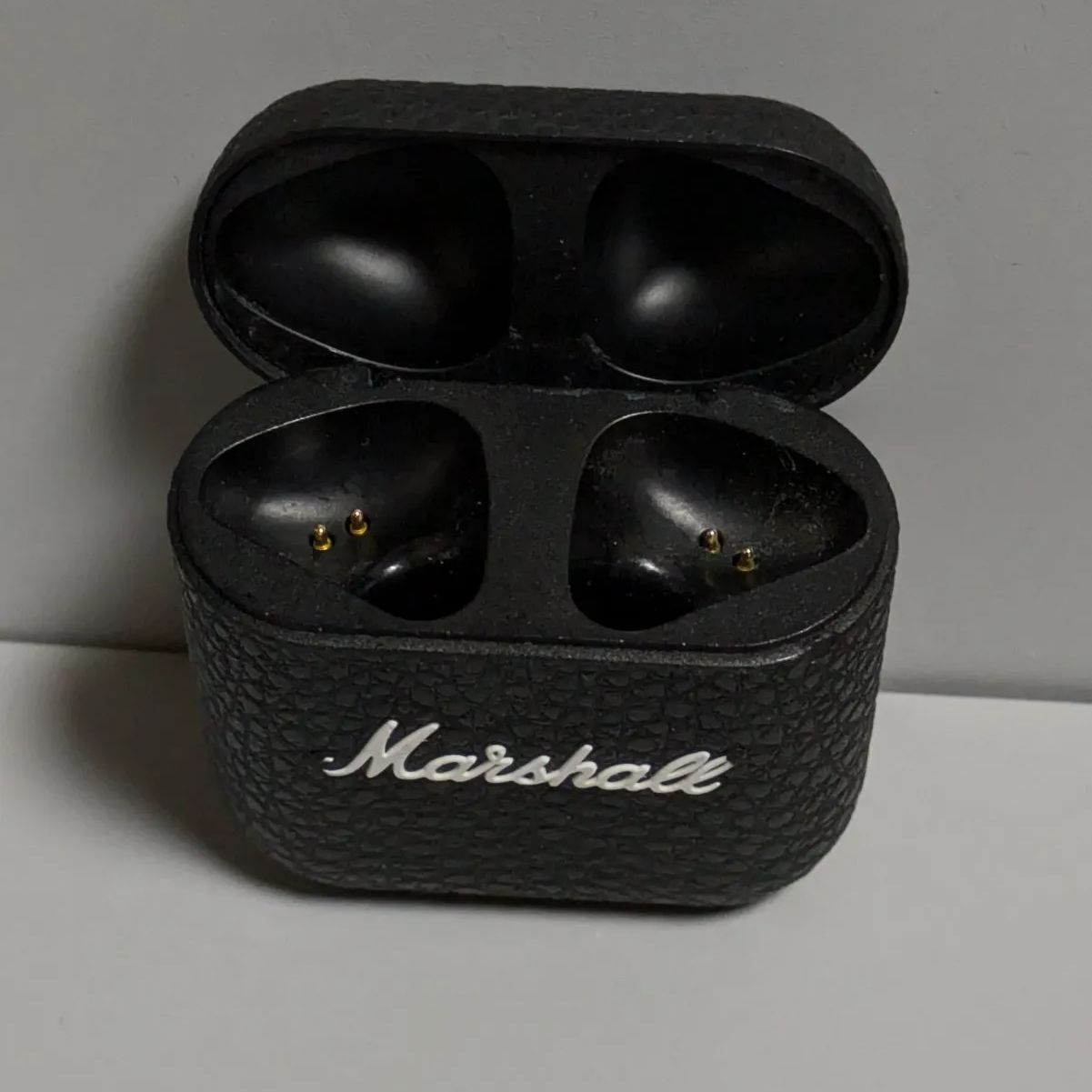 美品 Marshall MINOR Ⅳ 充電ケースのみ 黒 ブラック 完全ワイヤレス