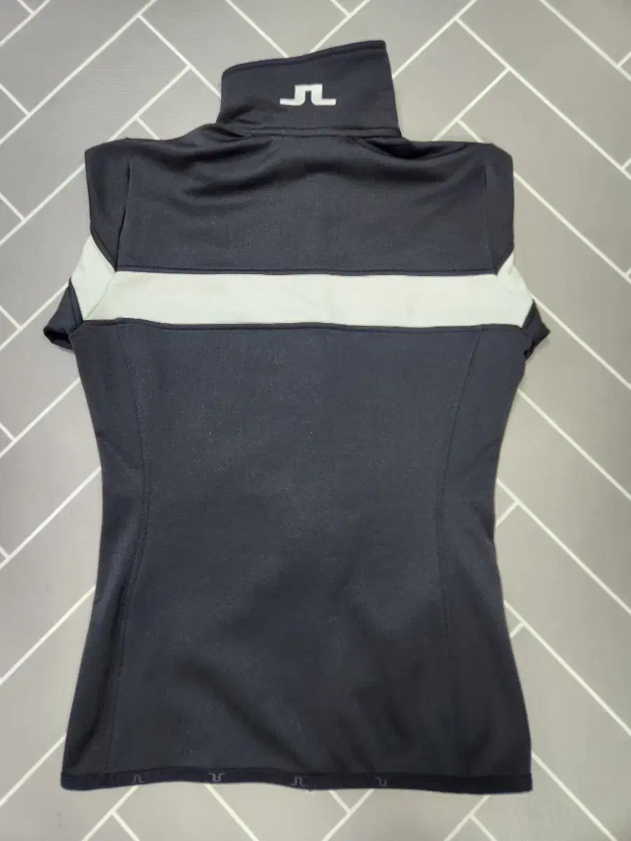 J.LINDEBERG(J.リンドバーグ) レディース ブラック ジップアップ