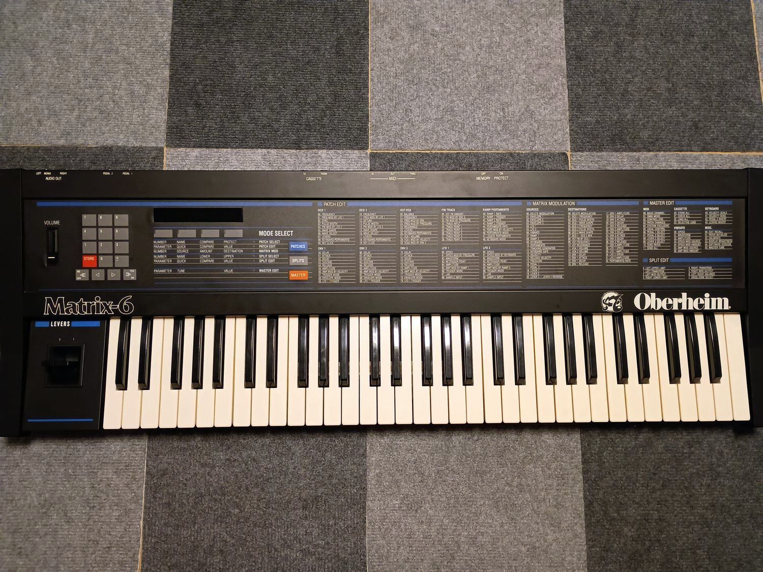 🎹 Oberheim Matrix-6 メモリ保存・MIDI動作確認済 ソフトケース付