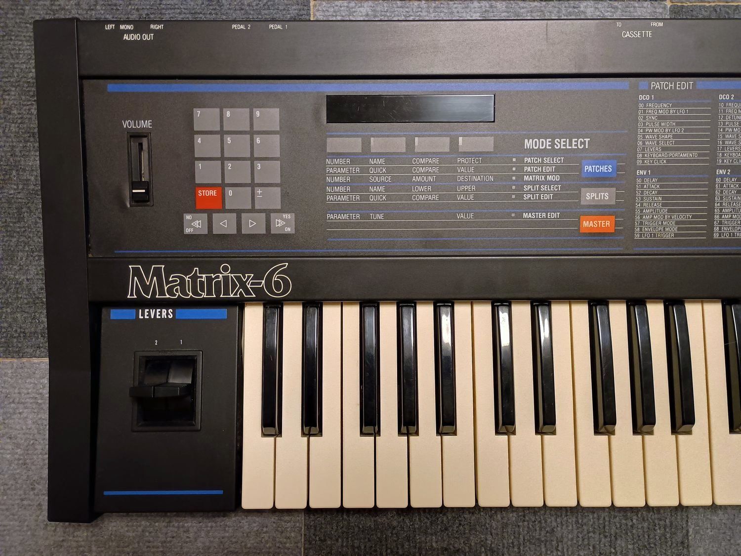 🎹 Oberheim Matrix-6 メモリ保存・MIDI動作確認済 ソフトケース付
