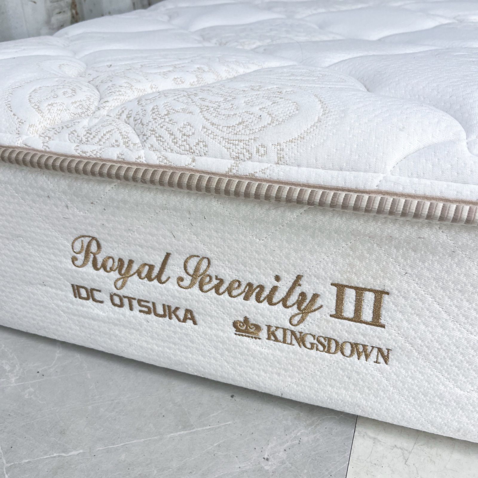 取付無料！IDC大塚 キングスダウン ロイヤルセレニティⅢ シングル