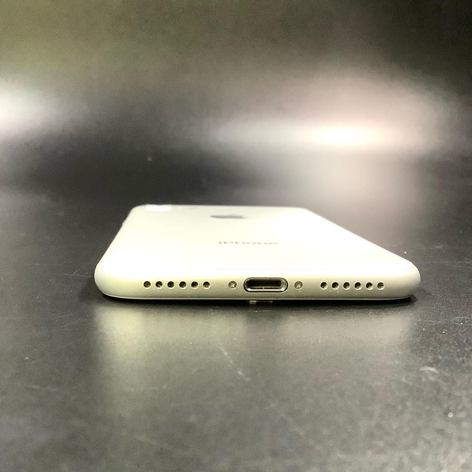 全額返金保証】【最速発送】 iPhone 8 256GB シルバー SIMフリー 白