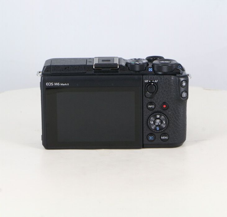 Canon EOS M6 ボディジャケット付き 中古 EOS M6 ボディ 中古価格比較