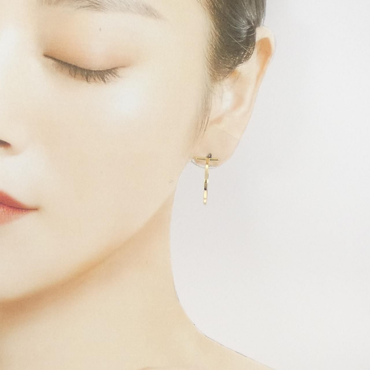 Tiffany & Co.　廃盤　Tワイヤー　ミディアムピアス　フープ　片耳 Tiffany & Co.廃盤Tワイヤーミディアムピアスフープ片耳